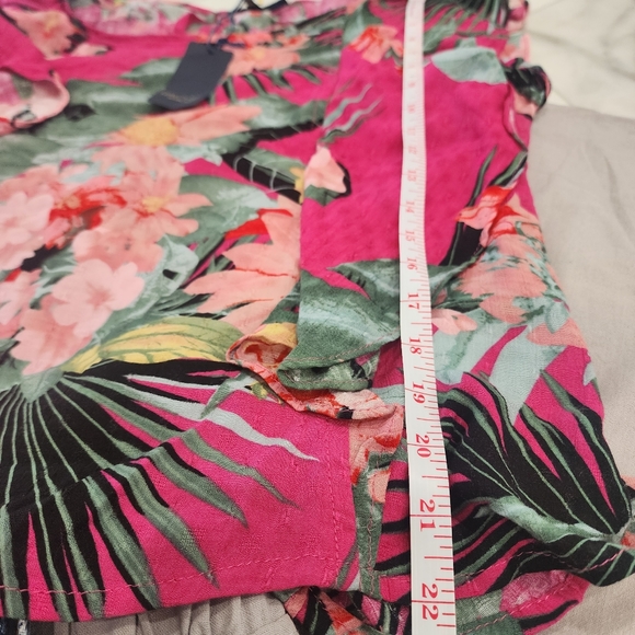 [ Rachel Roy] Women's,size XL new with tags CUTEST TROPICAL/ FLORAL BLOUSE🌺💠🌸 - Picture 10 of 16